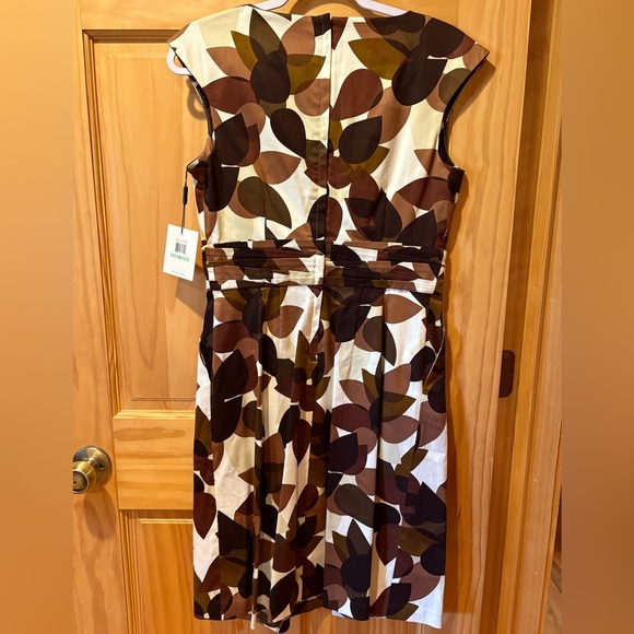 Calvin Klein Women's Brown Geometric Floral Sleeveless Dress size 8 NWT - Picture 2 of 10